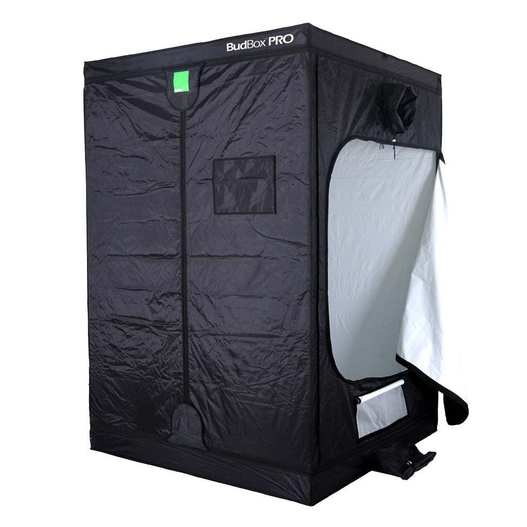 Uplift irrigation bar and irrigation ports of the BudBox PRO XL Plus tent