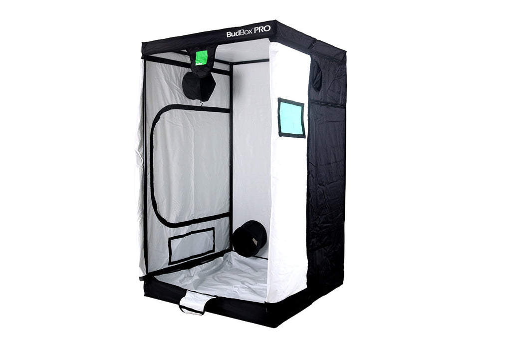 Night vision viewing window on the BudBox PRO XL 120x120x200 grow tent