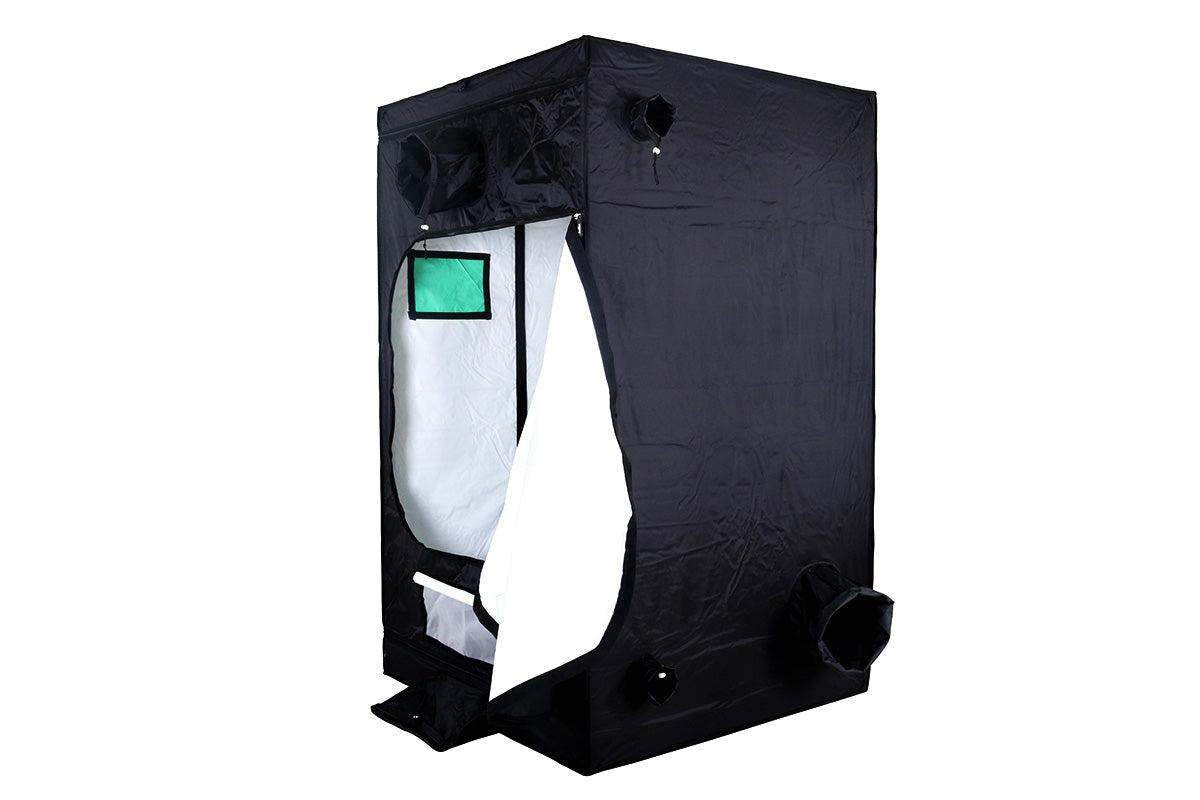 275mm and 225mm ventilation ports on the BudBox PRO XL grow tent