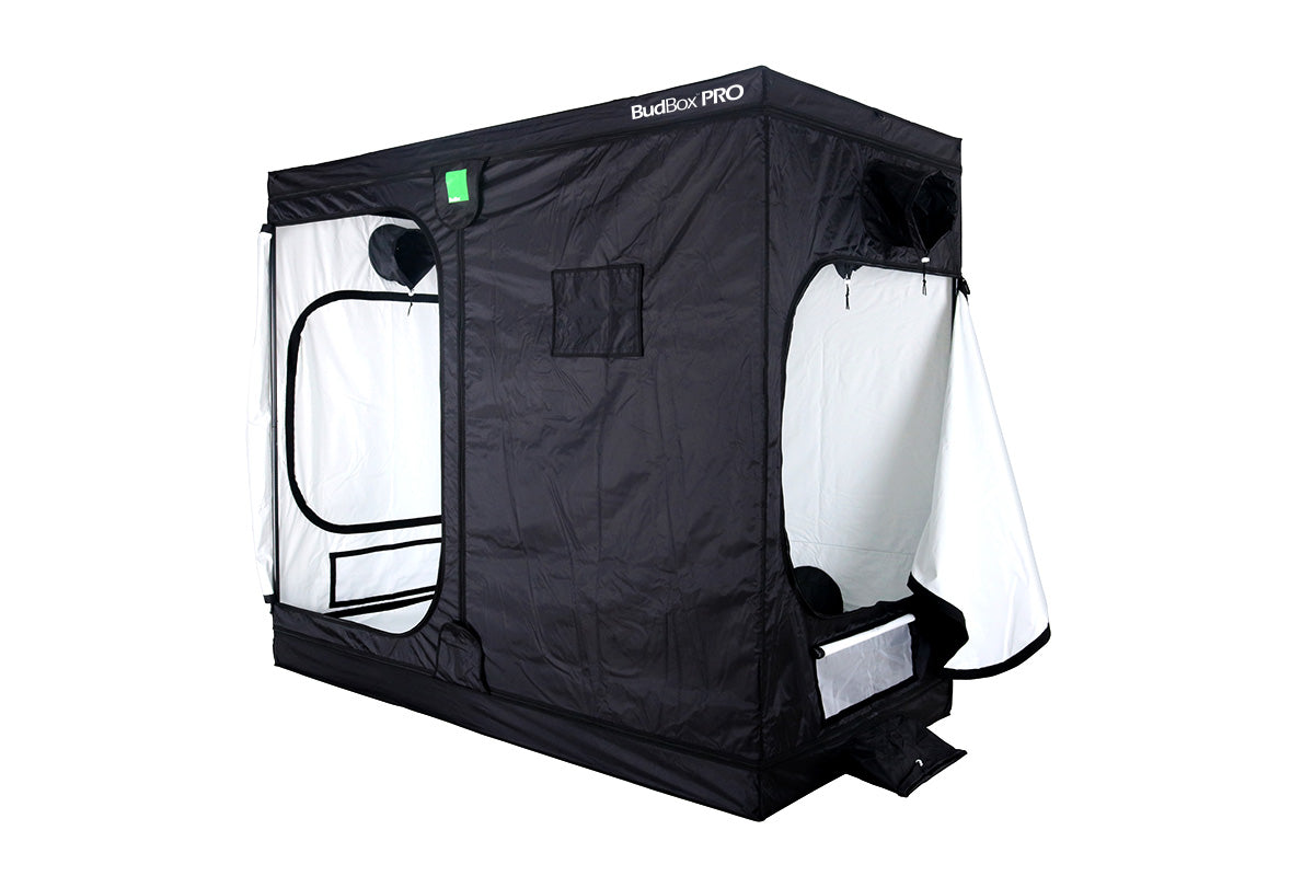 275mm and 225mm ventilation ports on the BudBox PRO XXL grow tent