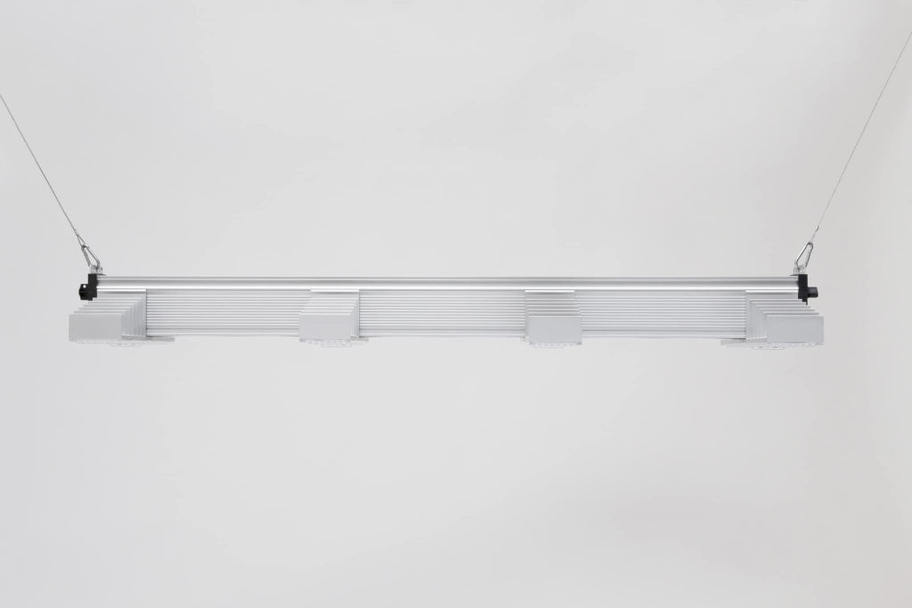 Sanlight EVO 4-120 1.5 LED grow light side profile with 11 degree tilt bracket
