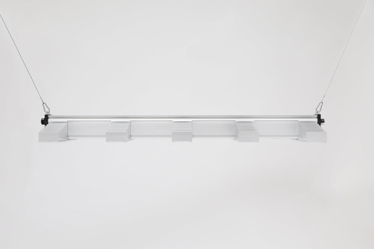 Sanlight EVO 5-150 1.5 LED grow light bar front view