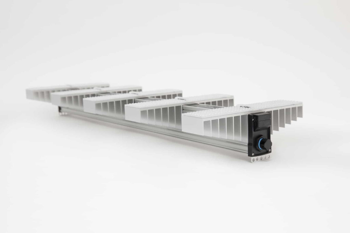 Sanlight EVO 5-120 1.5 LED grow light side view showing adjustable tilt